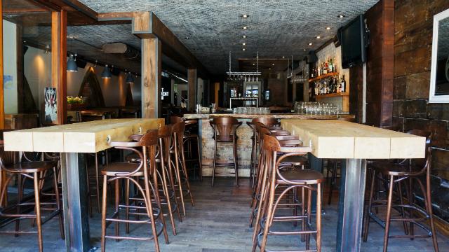 La Taverne St-Sacrement ouvre ses portes sur Mont-Royal, pour boire et manger dans un lieux «saint»